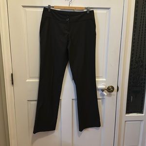 Black capri pants